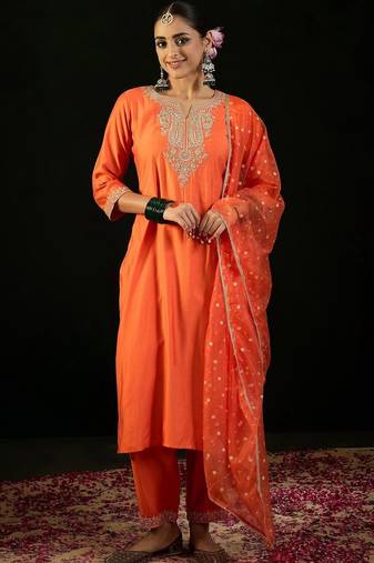 Women Ethnic Motifs Embroidered Regular Thread Work Liva Kurta with Trousers & With Dupatta