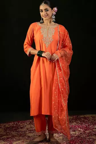 Women Ethnic Motifs Embroidered Regular Thread Work Liva Kurta with Trousers & With Dupatta