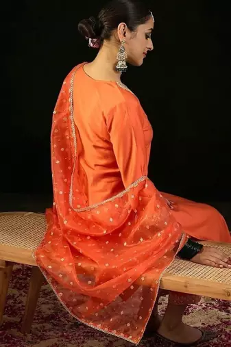 Women Ethnic Motifs Embroidered Regular Thread Work Liva Kurta with Trousers & With Dupatta