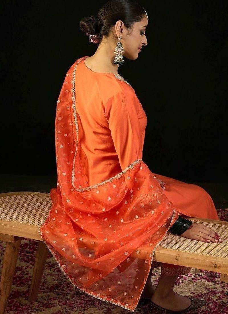Women Ethnic Motifs Embroidered Regular Thread Work Liva Kurta with Trousers & With Dupatta