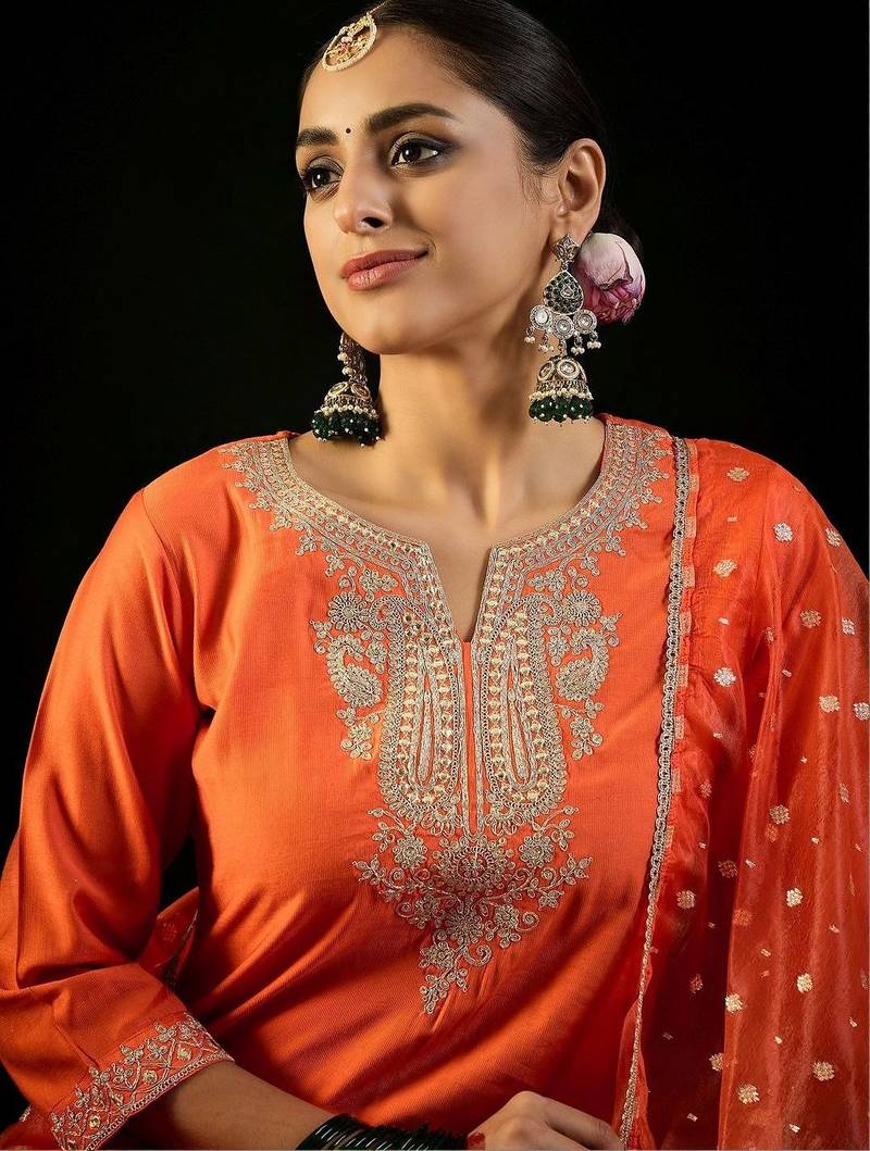 Women Ethnic Motifs Embroidered Regular Thread Work Liva Kurta with Trousers & With Dupatta