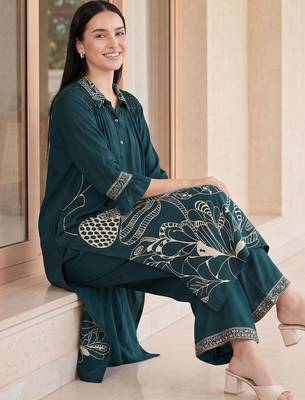 Women Ethnic Motifs Printed Regular Kurta with Palazzos 5
