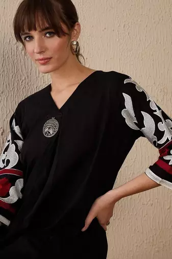 Women Floral Regular Pure Cotton Kurta with Trousers