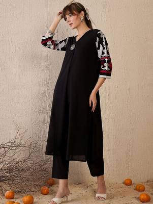 Women Floral Regular Pure Cotton Kurta with Trousers 6