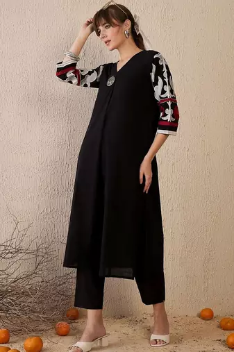 Women Floral Regular Pure Cotton Kurta with Trousers
