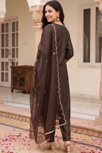 Women Ethnic Motifs Embroidered Regular Thread Work Liva Kurta with Trousers & With Dupatta