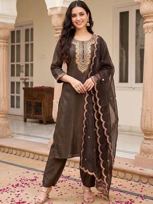 Women Ethnic Motifs Embroidered Regular Thread Work Liva Kurta with Trousers & With Dupatta 6