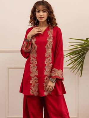 Women Ethnic Motifs Embroidered Regular Thread Work Kurta with Palazzos 2