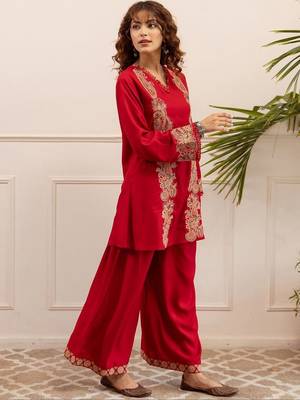 Women Ethnic Motifs Embroidered Regular Thread Work Kurta with Palazzos 3