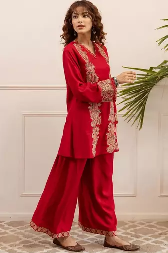 Women Ethnic Motifs Embroidered Regular Thread Work Kurta with Palazzos