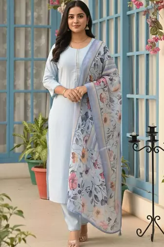 Women Floral Regular Thread Work Kurta with Trousers & With Dupatta