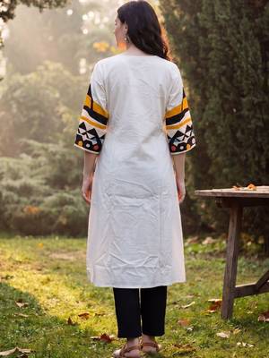 Women Ethnic Motifs Printed Regular Pure Cotton Kurta with Trousers 5