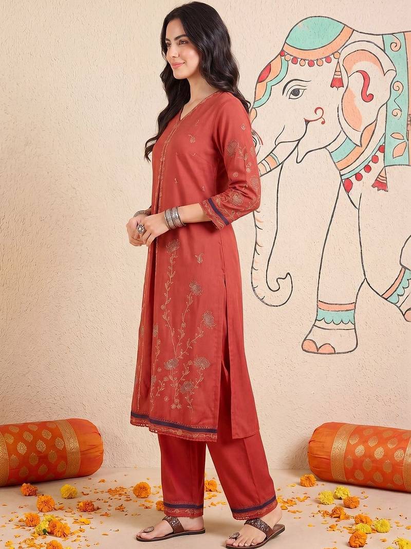 Women Ethnic Motifs Embroidered Regular Thread Work Kurta with Palazzos
