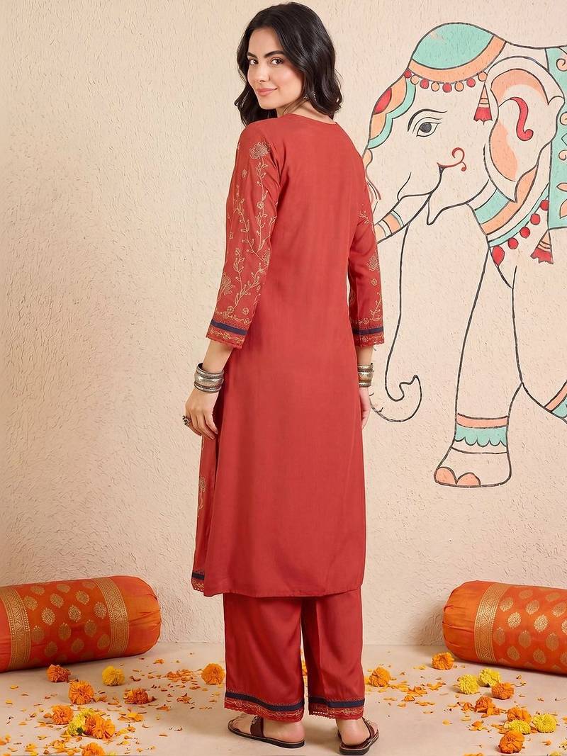 Women Ethnic Motifs Embroidered Regular Thread Work Kurta with Palazzos