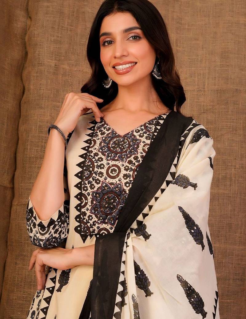 Women Ethnic Motifs Printed Regular Pure Cotton Kurta with Trousers & With Dupatta