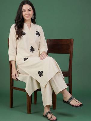 Women Embroidered Regular Pure Cotton Kurta with Palazzos 4