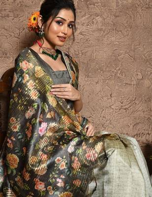 Floral Printed Saree 3