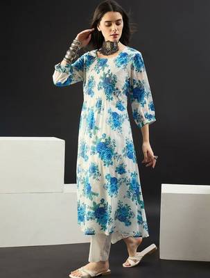 Women Floral Printed Pleated Pure Cotton Kurta with Trousers 3