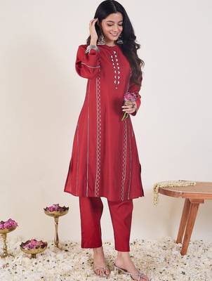 Women Embroidered Regular Thread Work Chanderi Silk Kurta with Trousers 1