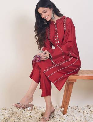 Women Embroidered Regular Thread Work Chanderi Silk Kurta with Trousers 4