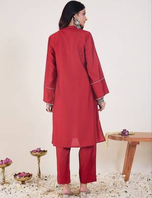 Women Embroidered Regular Thread Work Chanderi Silk Kurta with Trousers 5