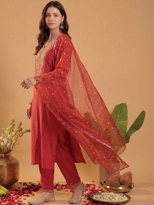 Women Ethnic Motifs Embroidered Regular Thread Work Liva Kurta with Trousers & With Dupatta 1