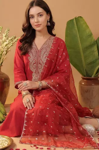 Women Ethnic Motifs Embroidered Regular Thread Work Liva Kurta with Trousers & With Dupatta