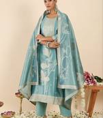 Women Ethnic Motifs Printed Regular Kurta with Trousers & With Dupatta
