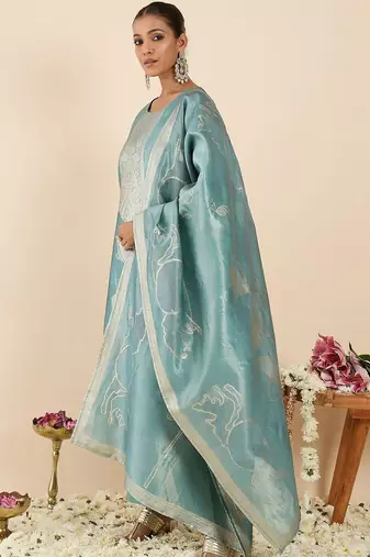 Women Ethnic Motifs Printed Regular Kurta with Trousers & With Dupatta