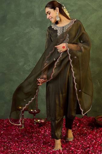Women Ethnic Motifs Embroidered Regular Liva Kurta with Trousers & With Dupatta