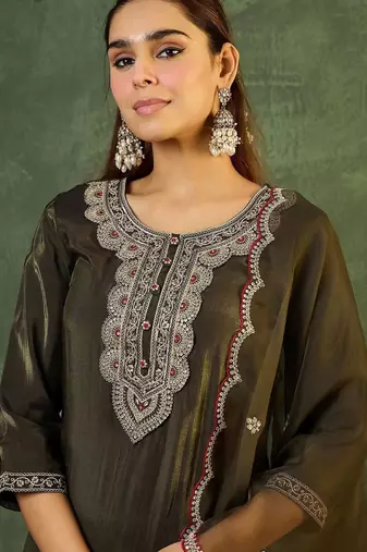 Women Ethnic Motifs Embroidered Regular Liva Kurta with Trousers & With Dupatta