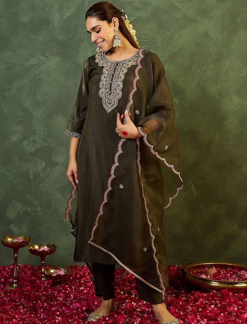 Women Ethnic Motifs Embroidered Regular Liva Kurta with Trousers & With Dupatta