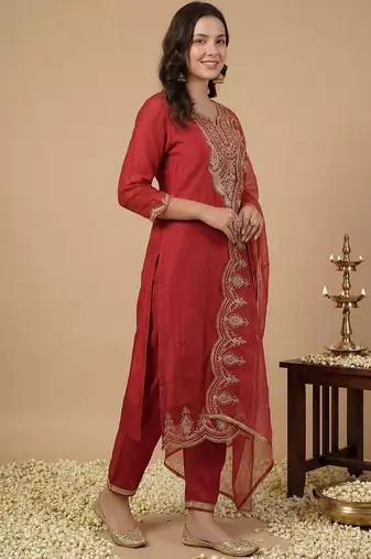 Women Ethnic Motifs Embroidered Thread Work Kurta with Trousers & With Dupatta