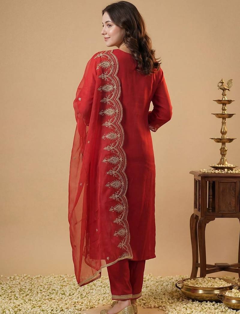 Women Ethnic Motifs Embroidered Thread Work Kurta with Trousers & With Dupatta