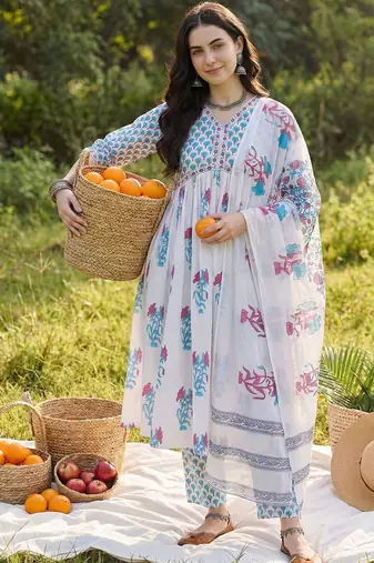 Women Floral Printed Empire Pure Cotton Kurta with Trousers & With Dupatta