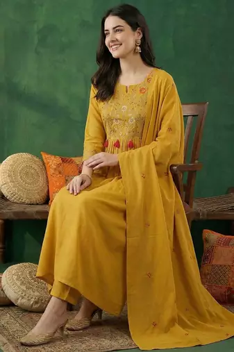 Women Ethnic Motifs Embroidered Regular Thread Work Kurta with Trousers & With Dupatta