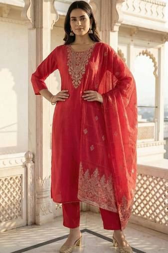 Women Ethnic Motifs Embroidered Regular Kurta with Trousers & With Dupatta