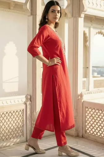 Women Ethnic Motifs Embroidered Regular Kurta with Trousers & With Dupatta