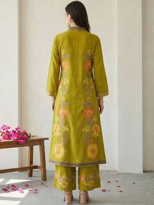 Women Floral Printed Regular Kurta with Palazzos 6