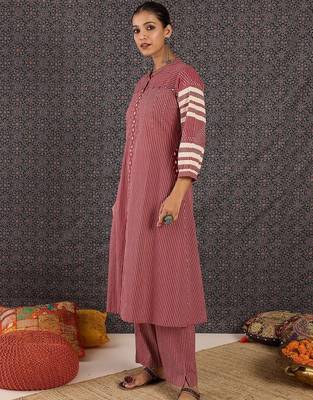 Women Printed Regular Sequinned Kurta with Trousers 3