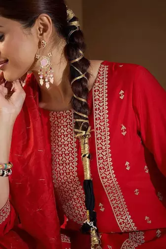 Women Ethnic Motifs Embroidered Regular Thread Work Kurta with Trousers & With Dupatta