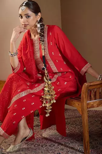 Women Ethnic Motifs Embroidered Regular Thread Work Kurta with Trousers & With Dupatta