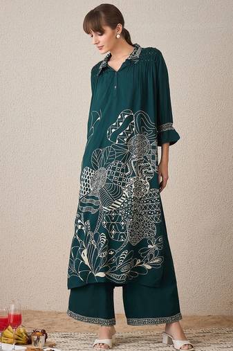 Women Ethnic Motifs Printed Regular Kurta with Trousers