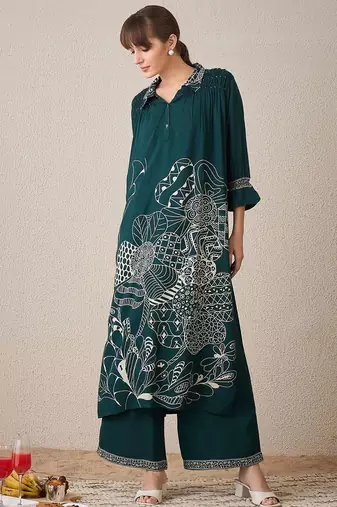 Women Ethnic Motifs Printed Regular Kurta with Trousers