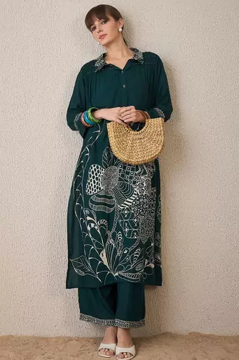 Women Ethnic Motifs Printed Regular Kurta with Trousers