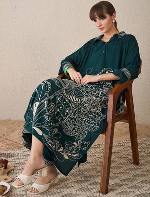 Women Ethnic Motifs Printed Regular Kurta with Trousers 6