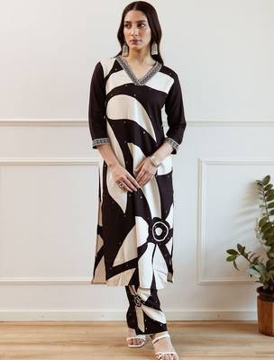 Women Printed Regular Sequinned Kurta with Trousers 1