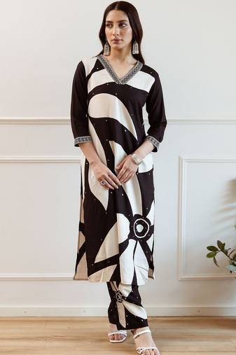 Women Printed Regular Sequinned Kurta with Trousers