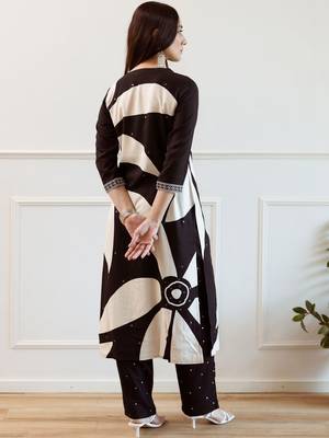 Women Printed Regular Sequinned Kurta with Trousers 4