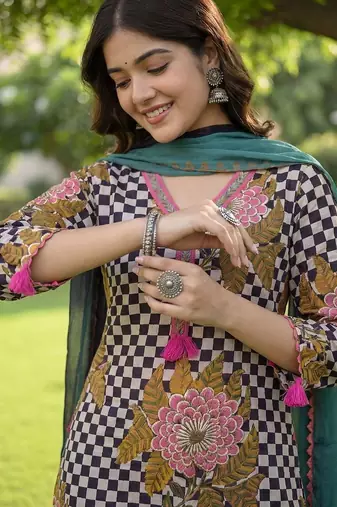 Women Floral Printed Regular Pure Cotton Kurta with Trousers & With Dupatta